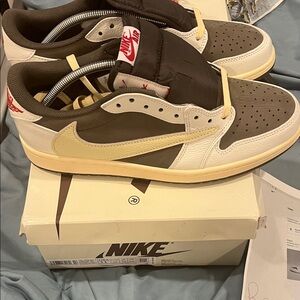 Jordan 1 Retro Low OG SP Travis Scott Reverse Mocha